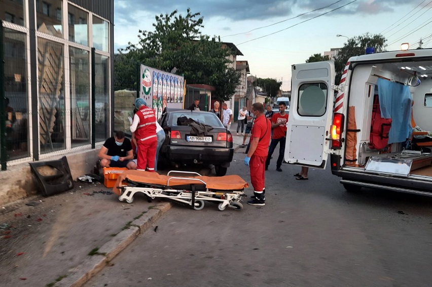 У Вінниці гвардійці допомогли травмованим в аварії (ФОТО)