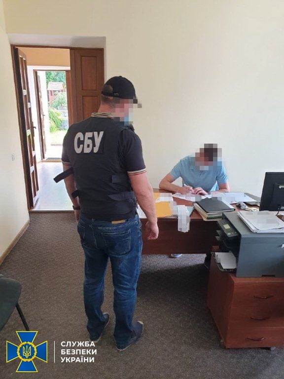 Директор вінницького лісгоспу з підлеглими рубали і продавали ліс «наліво»