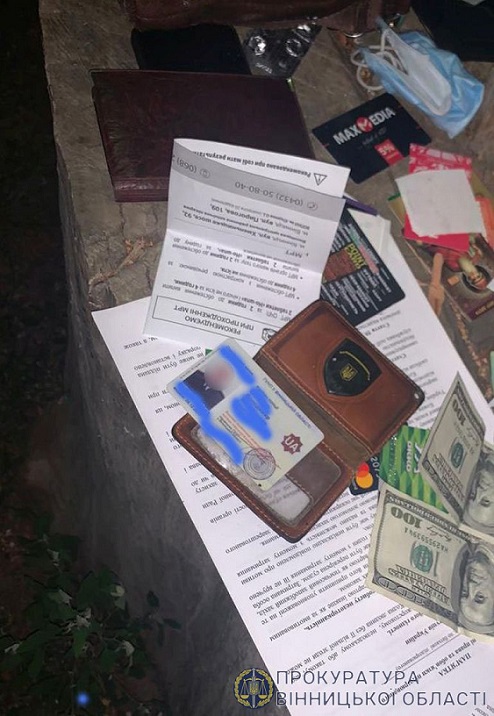 Вінницький інспектор поліції оцінив свої протизаконні «послуги» у 5,5 тис. доларів