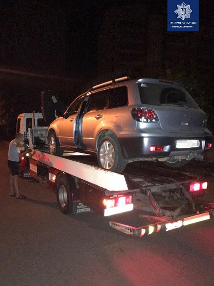 Патрульні Вінниці за п’яне кермування забрали у водія авто (ФОТО)