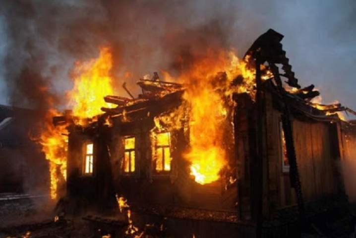 У селі на Вінниччині горів приватний будинок