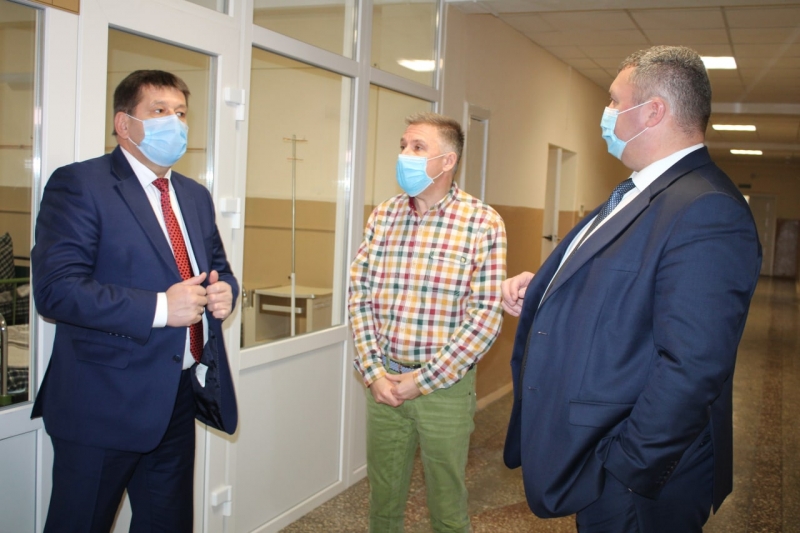 Голова обласної ради: шукаємо рішення забезпечення нової інфекційної лікарні киснем