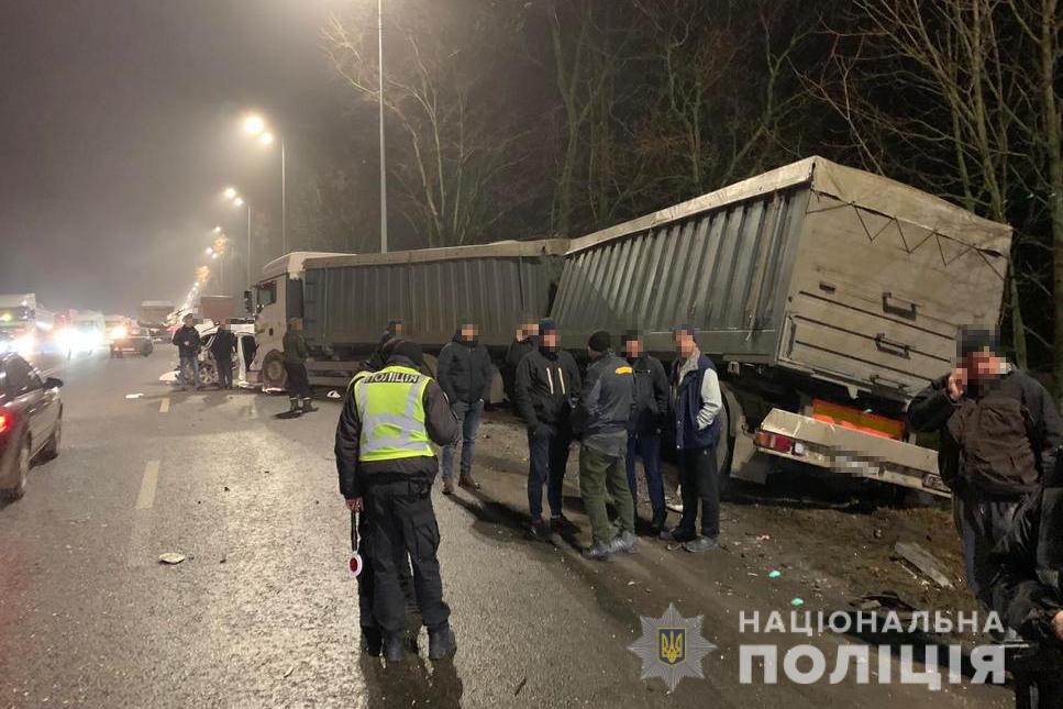 ДТП у Писарівці: двоє водіїв – у лікарні, пасажир – помер