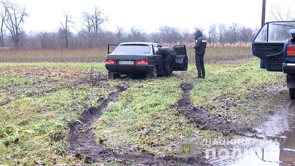Запорізький «гастролер» викрав «ВАЗ» у вінничанина, від поліції втікав пішки