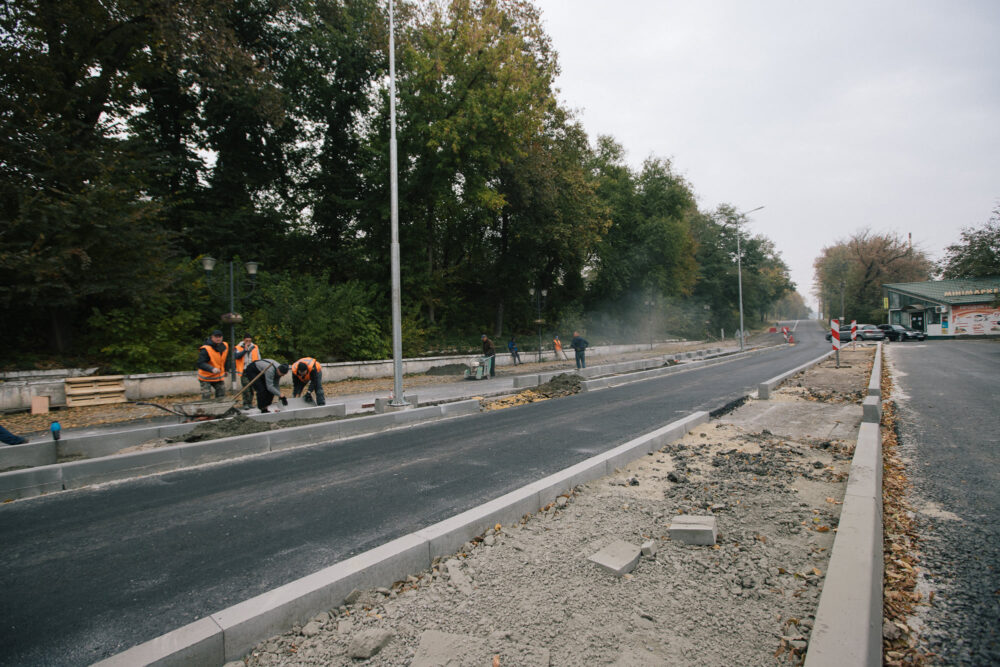 У Могилеві-Подільському капітально ремонтують вулицю Вокзальну