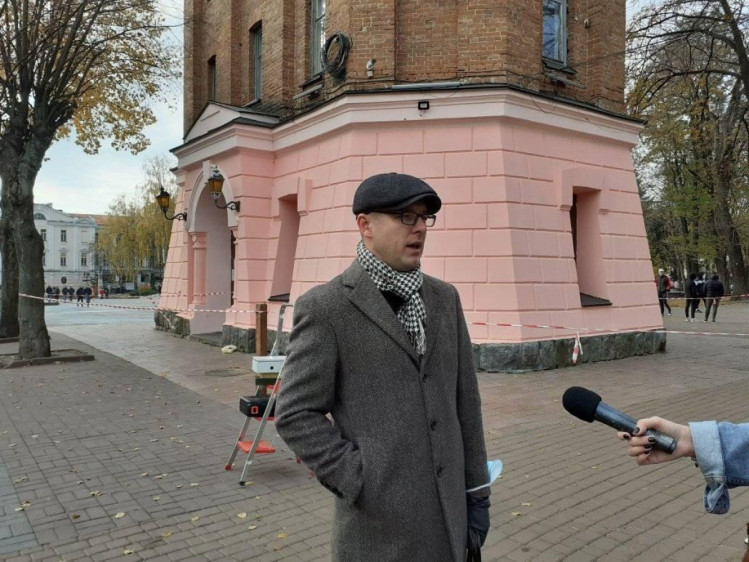 У Вінниці розбирають один з годинників на Вежі Артинова. ФОТО