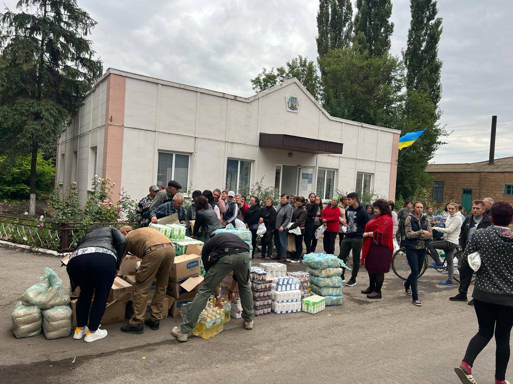 Вінницькі волонтери завезли допомогу на нещодавно деокуповану територію