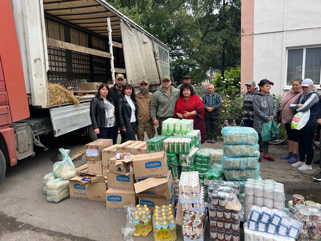 Вінницькі волонтери завезли допомогу на нещодавно деокуповану територію
