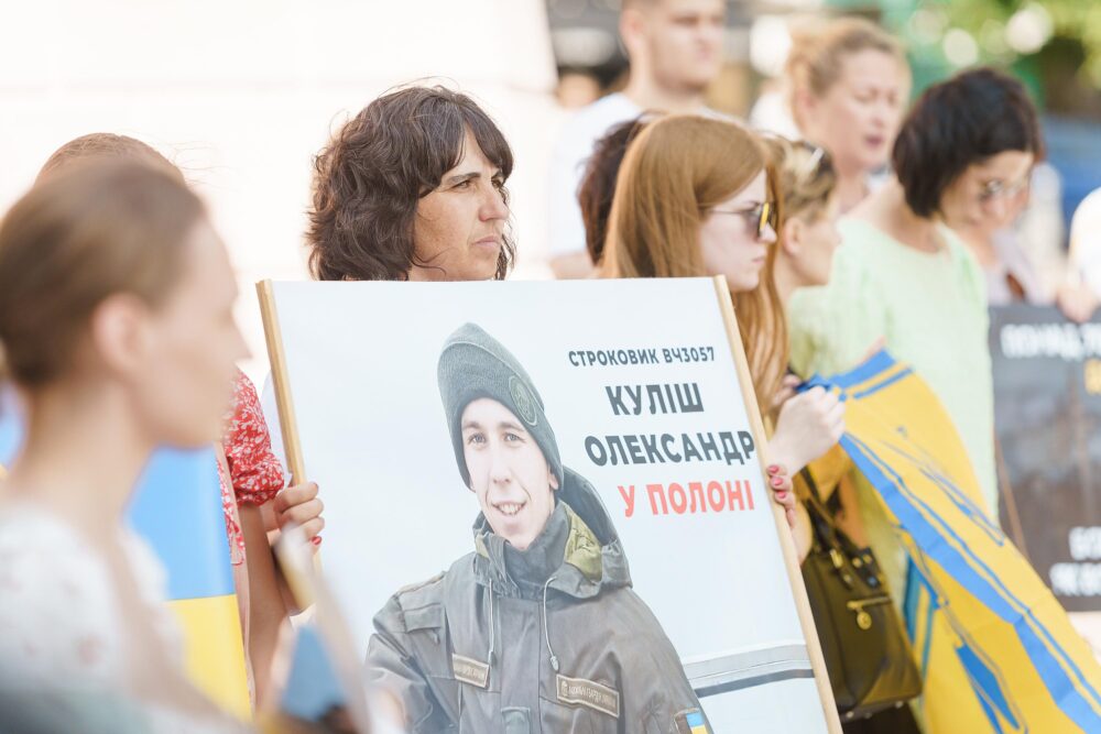 У Вінниці відбулась акція на підтримку полонених захисників Маріуполя