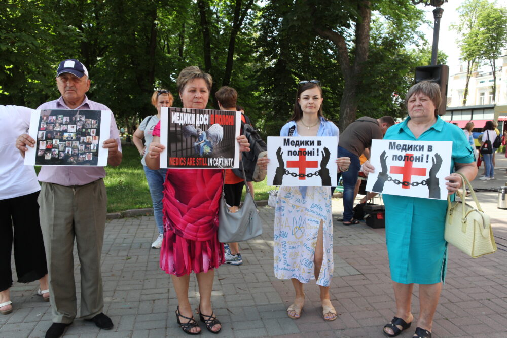 У Вінниці відбулась акція на підтримку полонених захисників Маріуполя