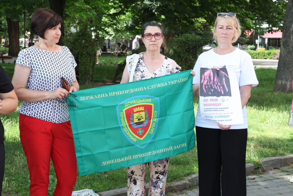 У Вінниці відбулась акція на підтримку полонених захисників Маріуполя