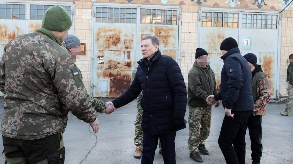 Міжрегіональний координаційний гуманітарний штаб передав 5 авто захисникам із 59 бригади імені Якова Гандзюка
