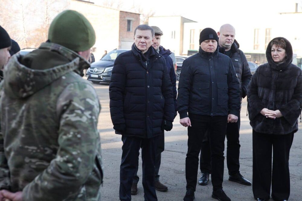 Міжрегіональний координаційний гуманітарний штаб передав 5 авто захисникам із 59 бригади імені Якова Гандзюка