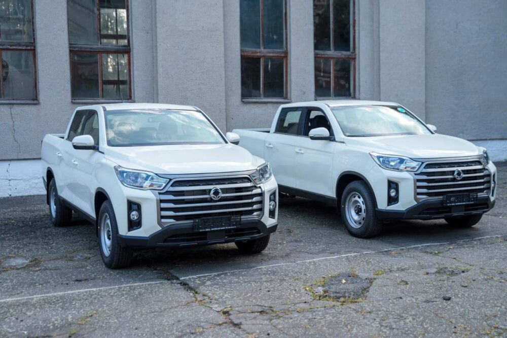Два нові автомобілі та потужний генератор передав військовим Міжрегіональний координаційний гуманітарний штаб