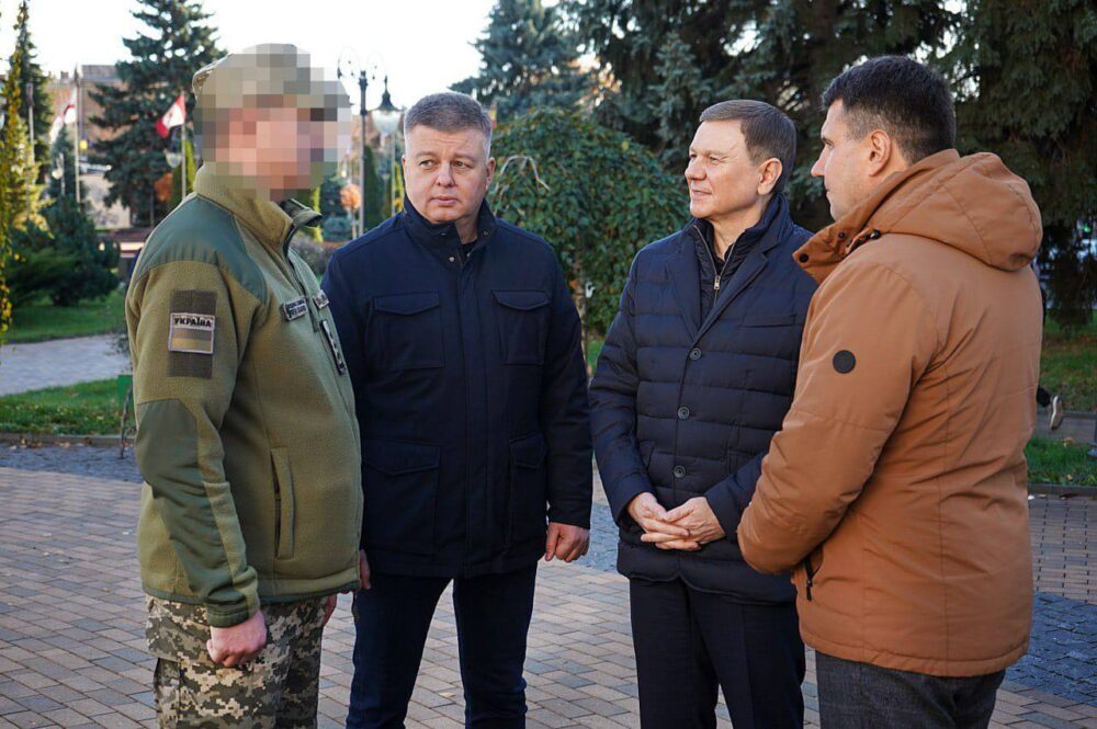 Міжрегіональний координаційний гуманітарний штаб передав військовим автомобілі та FPV-дрони